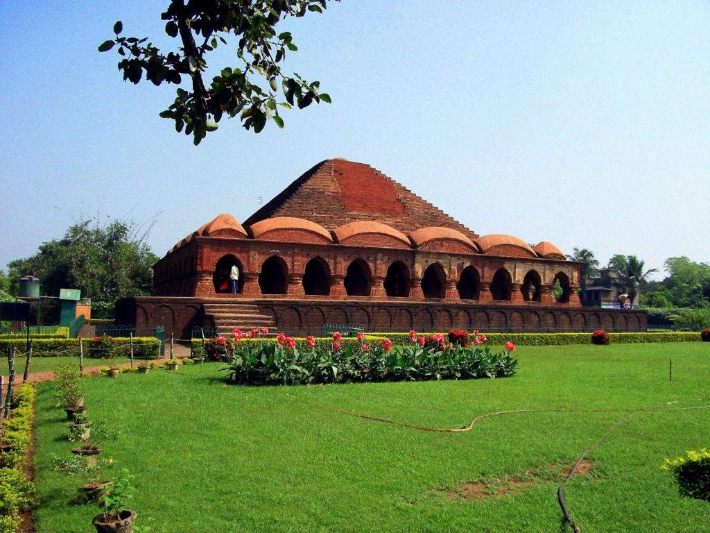 Single roof structure of Rasmancha at Bishnupur