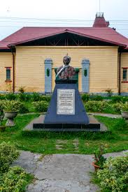 Dr Graham's Home and his statue