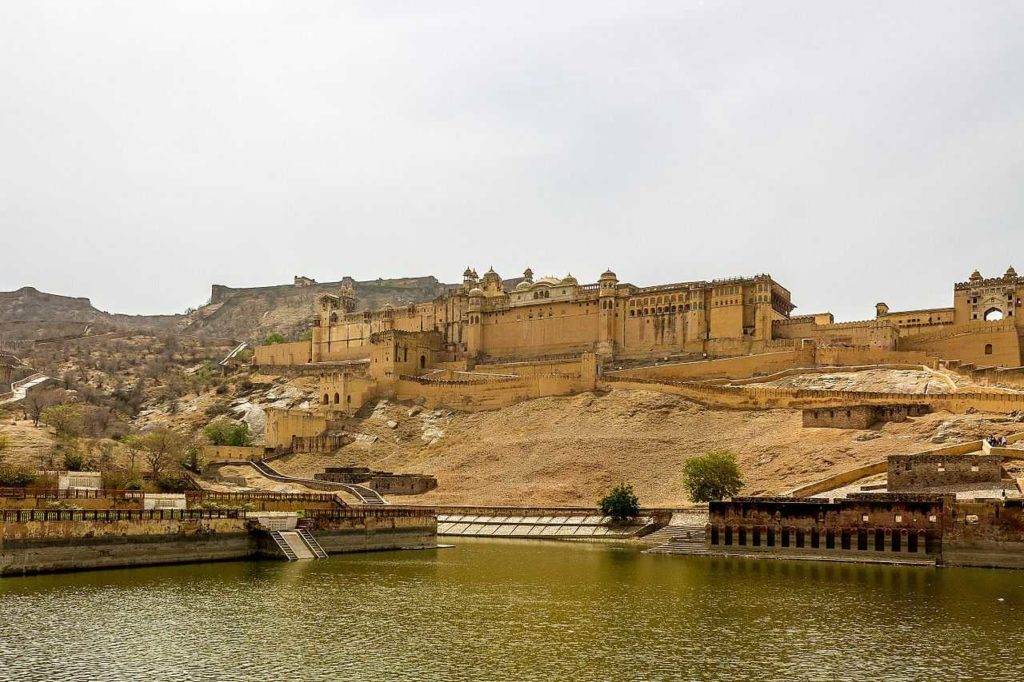 Jaigarh Fort at Jaipur located beside the lake