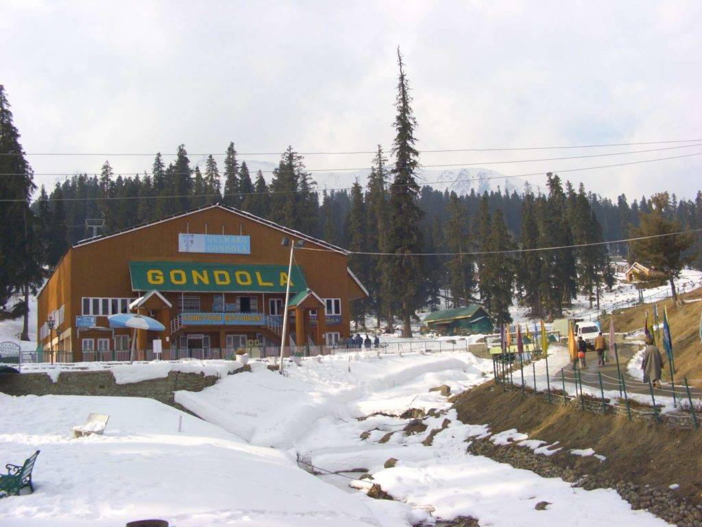 Snow around Gandola station at Gulmarg