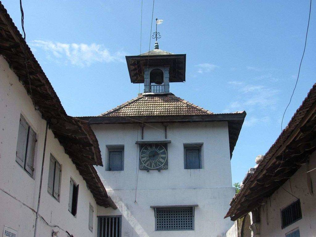 White building of Jewish Synagogue at Kochi